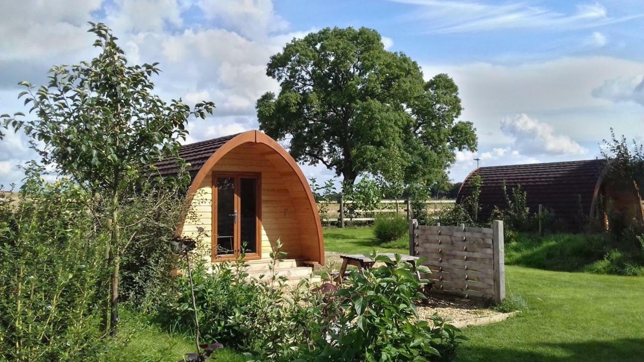 Campion Glamping Pod Hotel Cheltenham Buitenkant foto