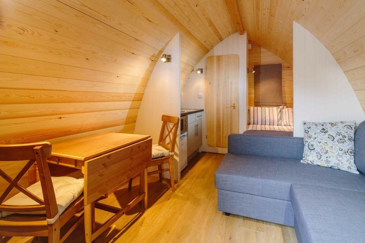 Campion Glamping Pod Hotel Cheltenham Buitenkant foto